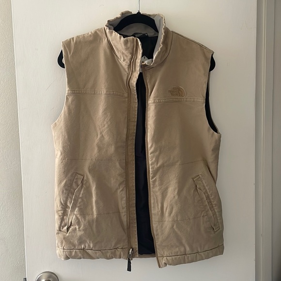 Xs north face tan vest, meant to fit oversized - Picture 1 of 3